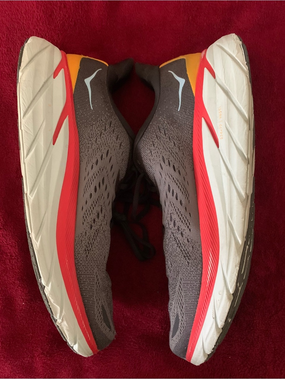 Hoka one one Clifton8 Men's Gray Running Shoes with red gold, size 12 D - Picture 2 of 16